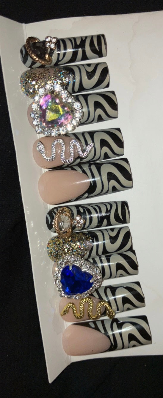 Zebra press on nail set!!