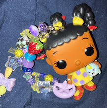 Load image into Gallery viewer, Suzie keychain
